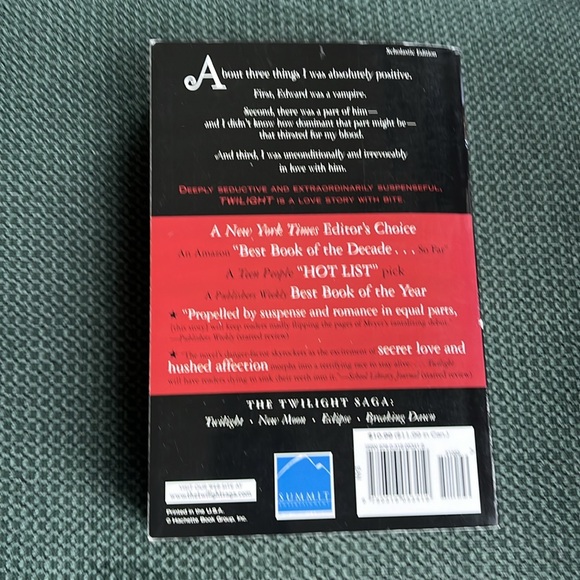 Twilight Saga Paperback Book - Picture 2 of 3